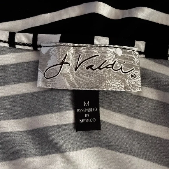 Elegant Black and White Striped Maxi Dress - Picture 5 of 8